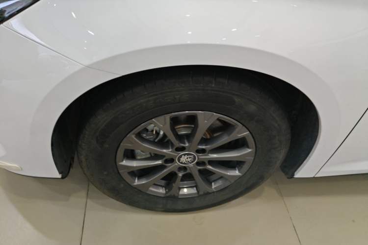 Used BYD Qin L 2024 DM-i 80KM Leading Model Left Front Wheel Hub