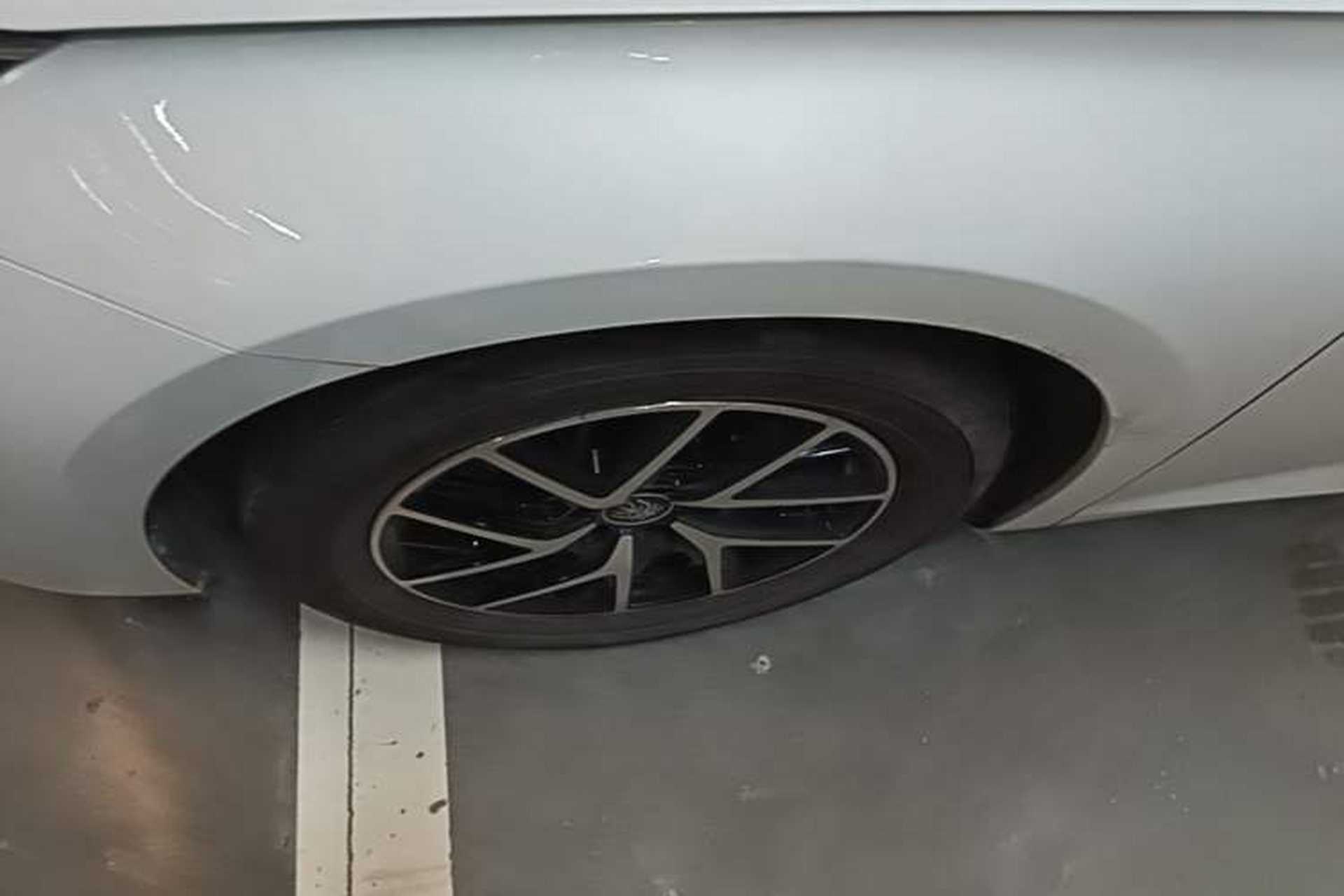 Used BYD Qin L 2024 DM-i 80KM Beyond Model Left Front Wheel Hub