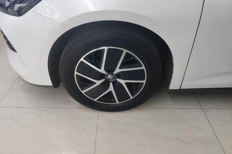 Used BYD Qin L 2024 DM-i 120KM Leading Model Left Front Wheel Hub
