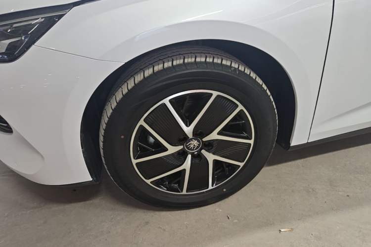 Used BYD Qin L 2024 DM-i 120KM Leading Model Left Front Wheel Hub