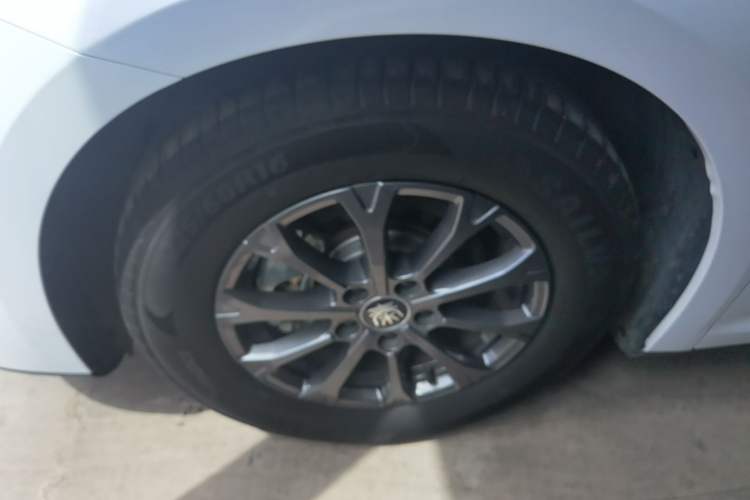 Used BYD Qin L 2024 DM-i 80KM Leading Model Left Front Wheel Hub