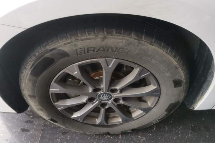 Used BYD Qin L 2024 DM-i 80KM Leading Model Left Front Wheel Hub