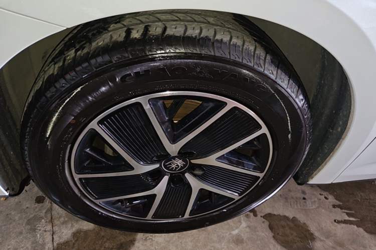 Used BYD Qin L 2024 DM-i 80KM Leading Model Left Front Wheel Hub
