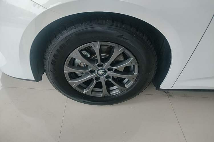Used BYD Qin L 2024 DM-i 80KM Leading Model Left Front Wheel Hub