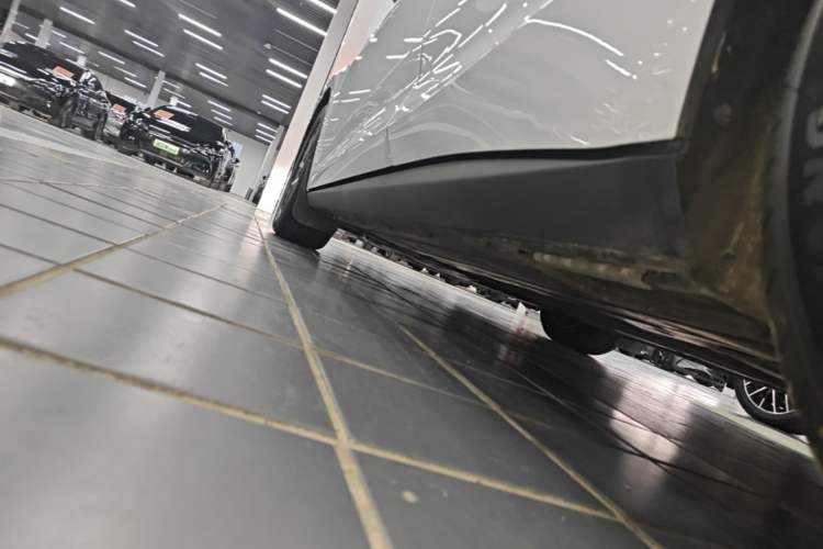 Used BYD Qin L 2024 DM-i 80KM Beyond Model Left Side Sill