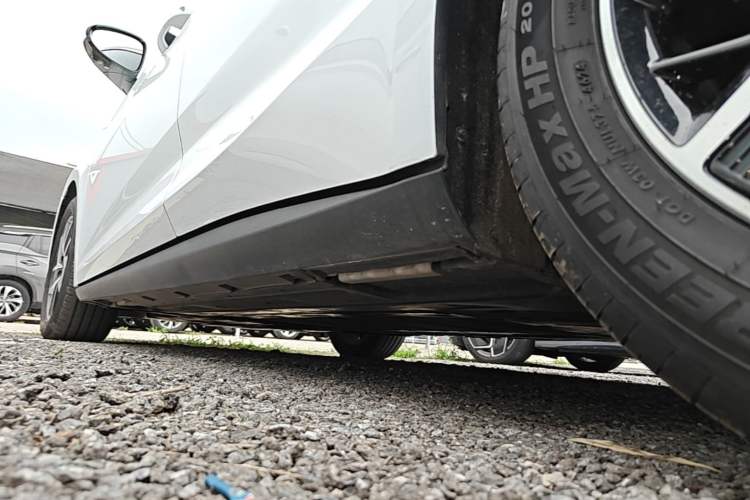 Used BYD Qin L 2024 DM-i 80KM Beyond Model Left Side Sill