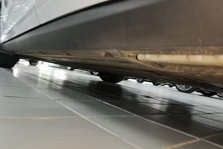 Used BYD Qin L 2024 DM-i 120KM Beyond Model Left Side Sill