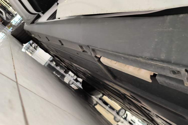 Used BYD Qin L 2024 DM-i 80KM Beyond Model Left Side Sill