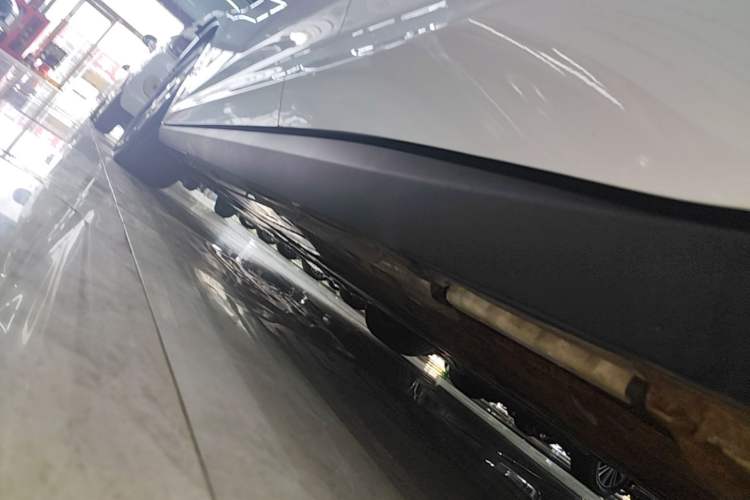 Used BYD Qin L 2024 DM-i 80KM Beyond Model Left Side Sill