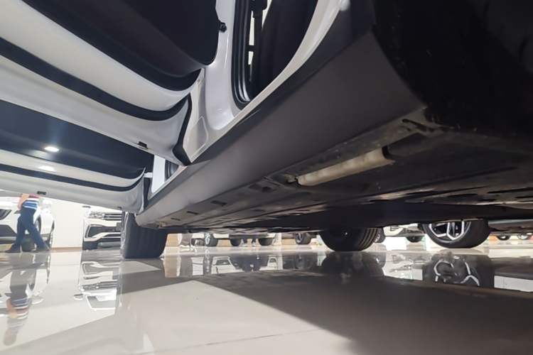 Used BYD Qin L 2024 DM-i 120KM Leading Model Left Side Sill