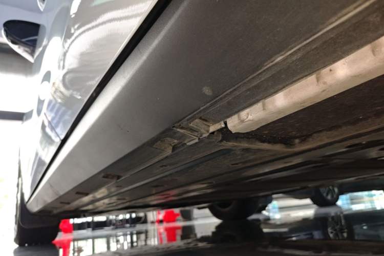 Used BYD Qin L 2024 DM-i 80KM Beyond Model Left Side Sill
