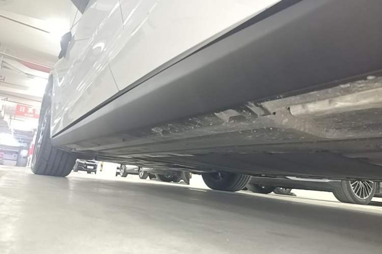 Used BYD Qin L 2024 DM-i 120KM Beyond Model Left Side Sill