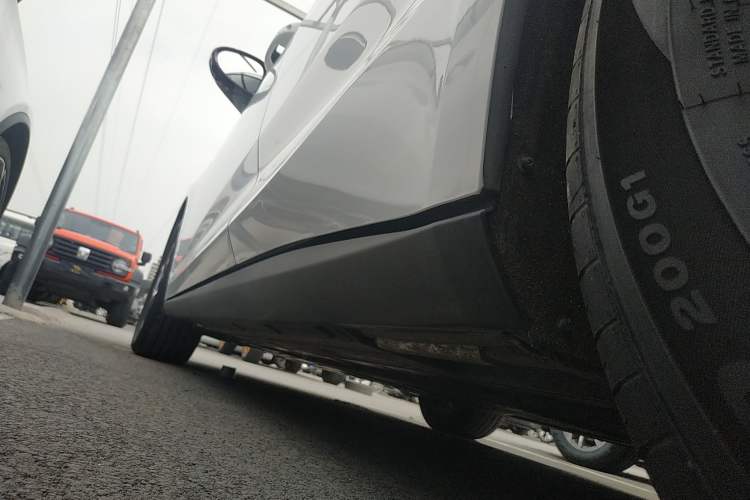 Used BYD Qin L 2024 DM-i 120KM Leading Model Left Side Sill
