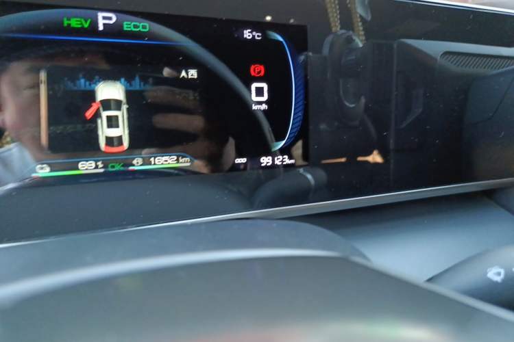 Used BYD Qin L 2024 DM-i 80KM Leading Model Odometer Close Up