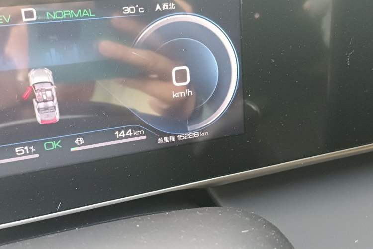 Used BYD Qin L 2024 DM-i 120KM Leading Model Odometer Close Up