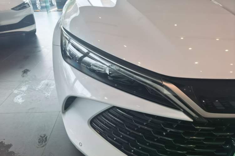 Used BYD Qin L 2024 DM-i 80KM Beyond Model Right Front Headlight