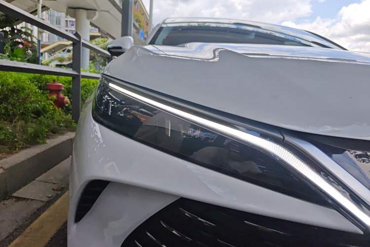 Used BYD Qin L 2024 DM-i 80KM Beyond Model Right Front Headlight