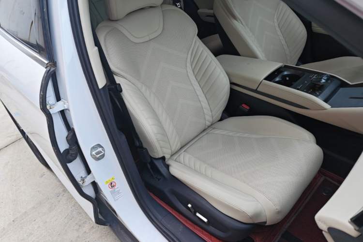 Used BYD Qin L 2024 DM-i 120KM Excellence Model Right Front Seat