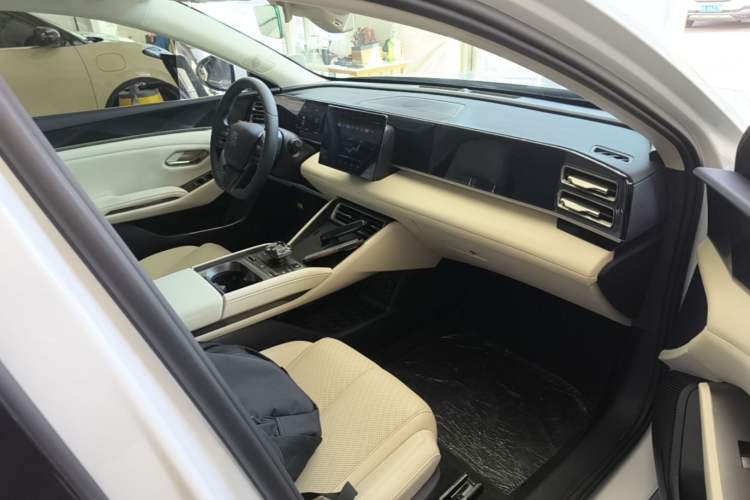 Used BYD Qin L 2024 DM-i 80KM Leading Model Right Front Seat