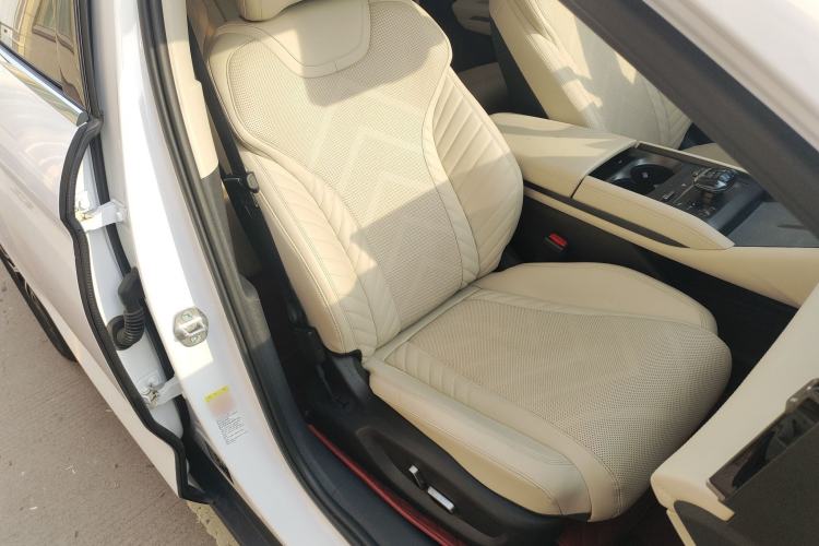 Used BYD Qin L 2024 DM-i 120KM Excellence Model Right Front Seat