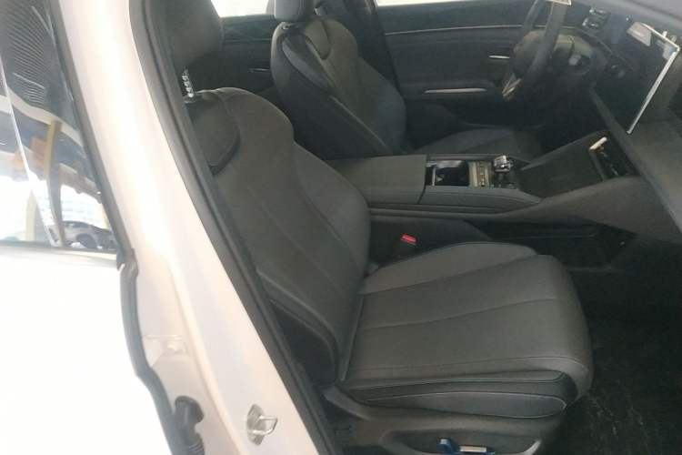 Used BYD Qin L 2024 DM-i 120KM Beyond Model Right Front Seat