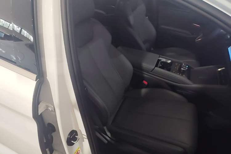 Used BYD Qin L 2024 DM-i 120KM Leading Model Right Front Seat