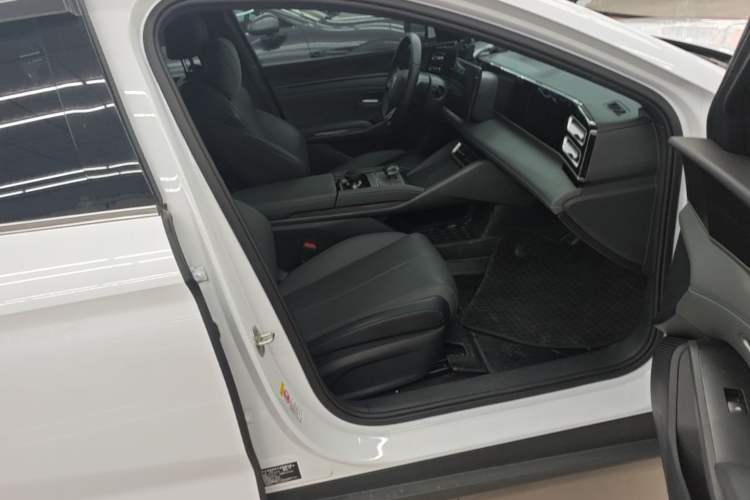 Used BYD Qin L 2024 DM-i 80KM Leading Model Right Front Seat