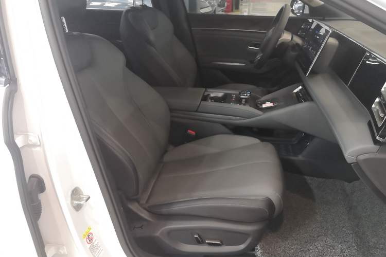 Used BYD Qin L 2024 DM-i 120KM Beyond Model Right Front Seat
