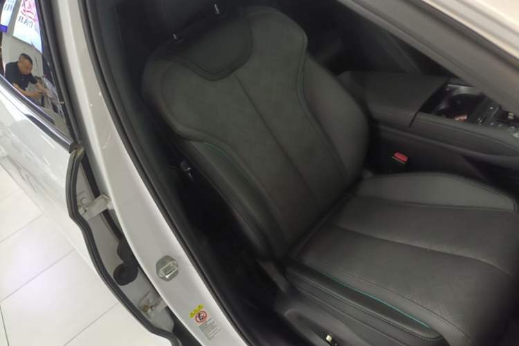 Used BYD Qin L 2024 DM-i 120KM Excellence Model Right Front Seat