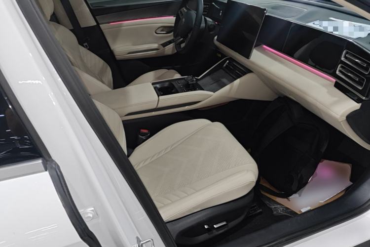 Used BYD Qin L 2024 DM-i 120KM Excellence Model Right Front Seat