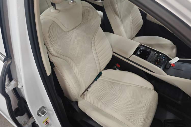 Used BYD Qin L 2024 DM-i 120KM Excellence Model Right Front Seat