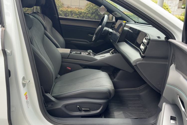 Used BYD Qin L 2024 DM-i 120KM Excellence Model Right Front Seat