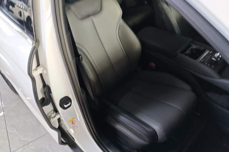 Used BYD Qin L 2024 DM-i 80KM Beyond Model Right Front Seat