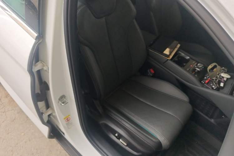 Used BYD Qin L 2024 DM-i 120KM Excellence Model Right Front Seat