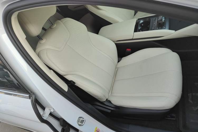 Used BYD Qin L 2024 DM-i 80KM Leading Model Right Front Seat
