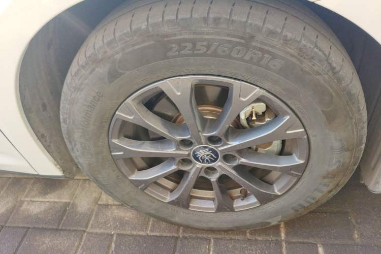 Used BYD Qin L 2024 DM-i 80KM Leading Model Right Front Wheel Hub