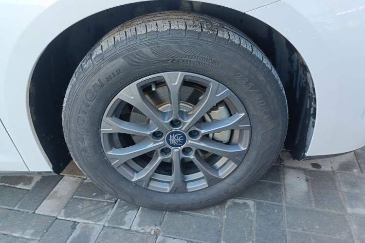 Used BYD Qin L 2024 DM-i 80KM Leading Model Right Front Wheel Hub
