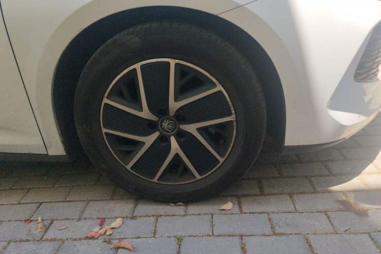 Used BYD Qin L 2024 DM-i 80KM Beyond Model Right Front Wheel Hub