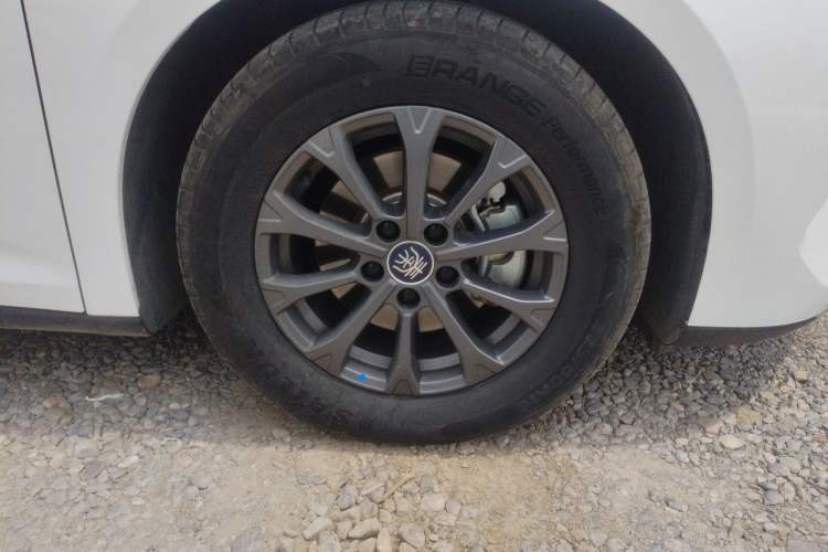 Used BYD Qin L 2024 DM-i 80KM Leading Model Right Front Wheel Hub