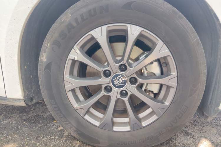 Used BYD Qin L 2024 DM-i 80KM Leading Model Right Front Wheel Hub