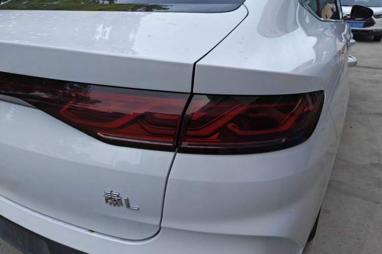 Used BYD Qin L 2024 DM-i 120KM Excellence Model Right Rear Taillight