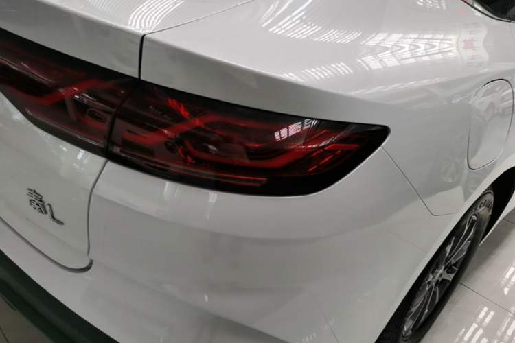 Used BYD Qin L 2024 DM-i 80KM Leading Model Right Rear Taillight