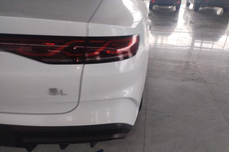 Used BYD Qin L 2024 DM-i 80KM Leading Model Right Rear Taillight