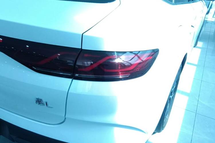 Used BYD Qin L 2024 DM-i 120KM Beyond Model Right Rear Taillight