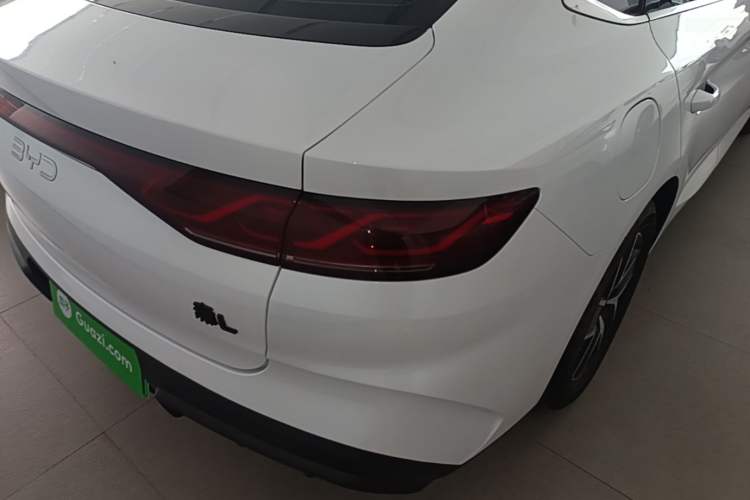 Used BYD Qin L 2024 DM-i 120KM Leading Model Right Rear Taillight