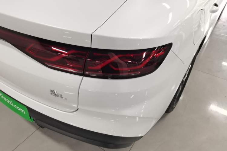 Used BYD Qin L 2024 DM-i 120KM Beyond Model Right Rear Taillight