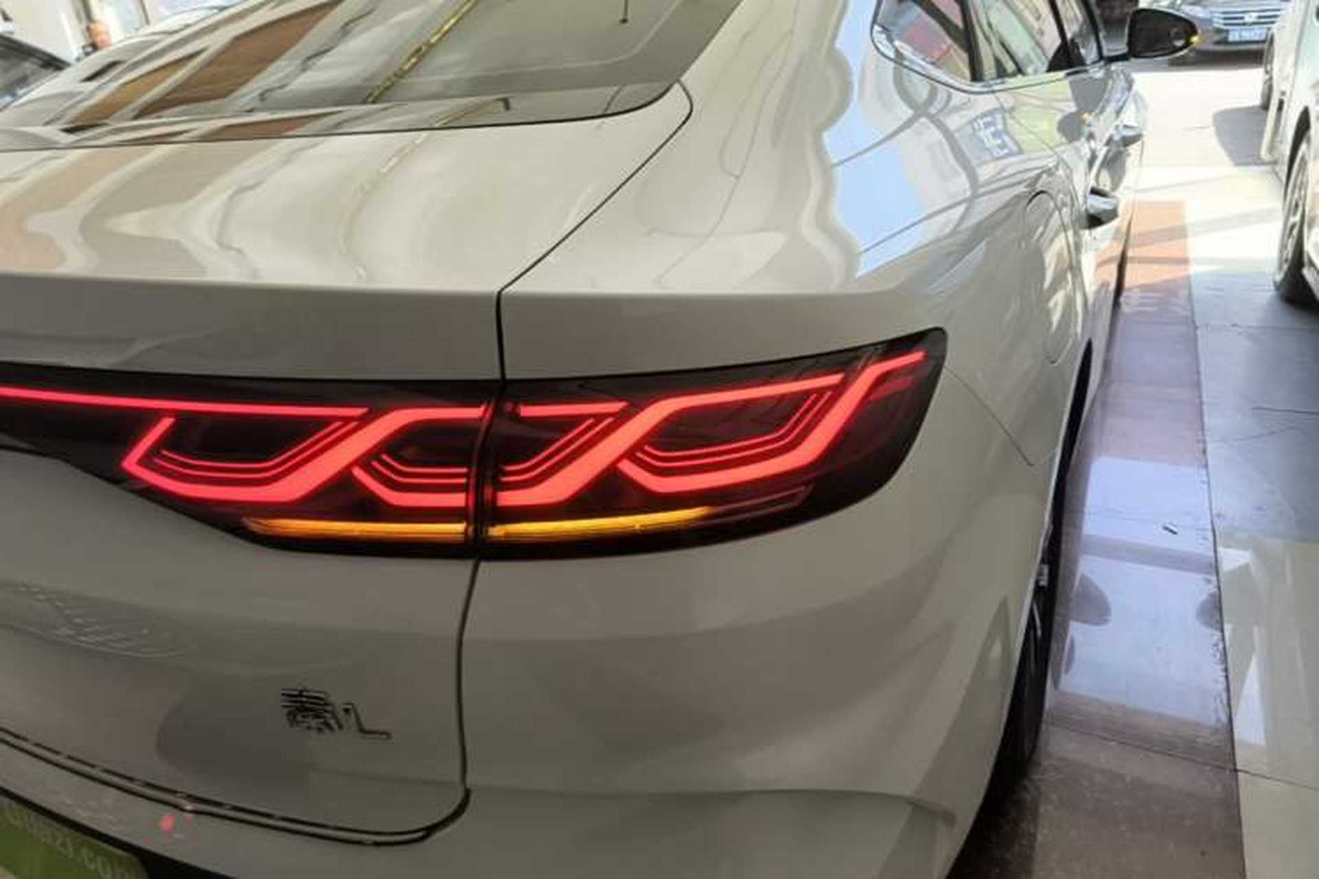 Used BYD Qin L 2024 DM-i 80KM Leading Model Right Rear Taillight