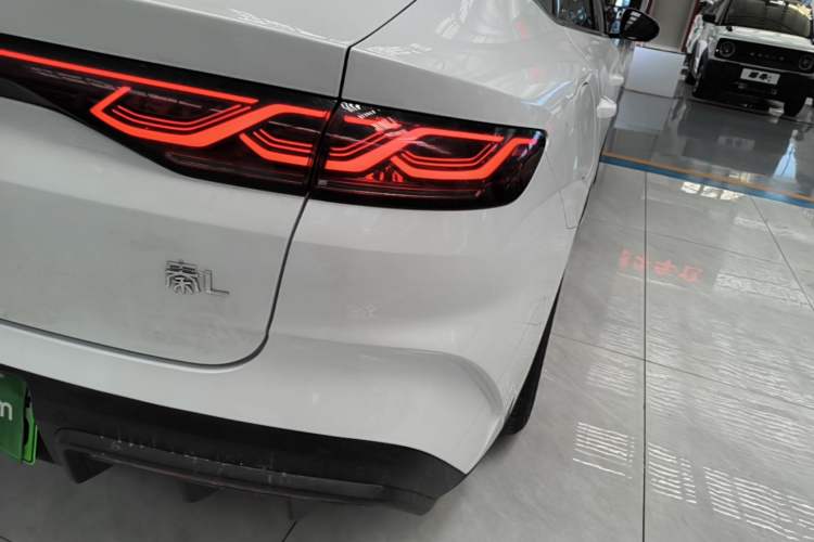 Used BYD Qin L 2024 DM-i 80KM Beyond Model Right Rear Taillight