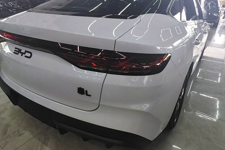 Used BYD Qin L 2024 DM-i 80KM Beyond Model Right Rear Taillight