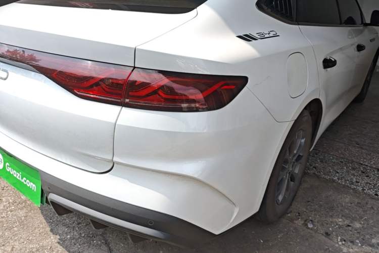Used BYD Qin L 2024 DM-i 80KM Leading Model Right Rear Taillight